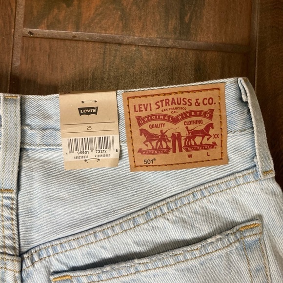 Levi’s 501 Distressed High Rise Denim Jean Shorts - Picture 7 of 7